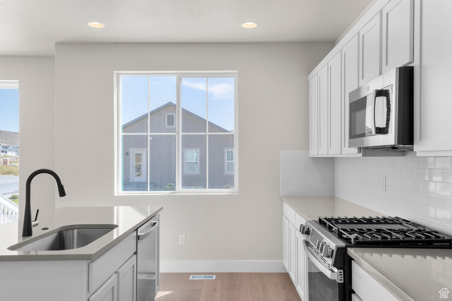 OVERLAND COLLECTION V2 244 - Residential