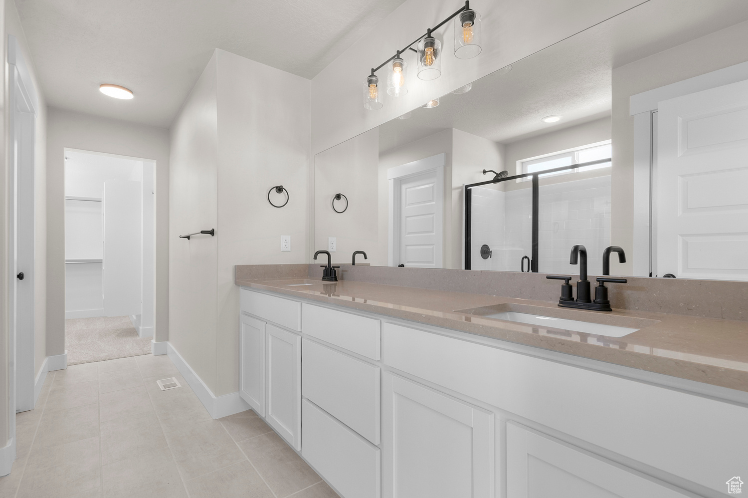 OVERLAND COLLECTION V2 244 - Residential