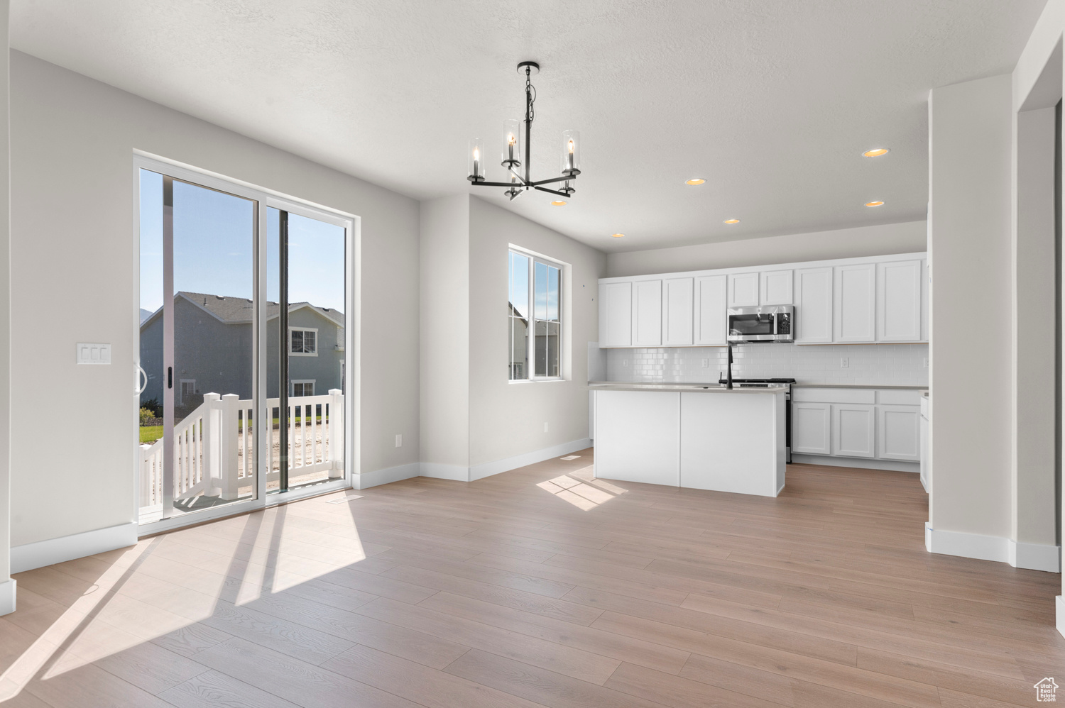 OVERLAND COLLECTION V2 244 - Residential