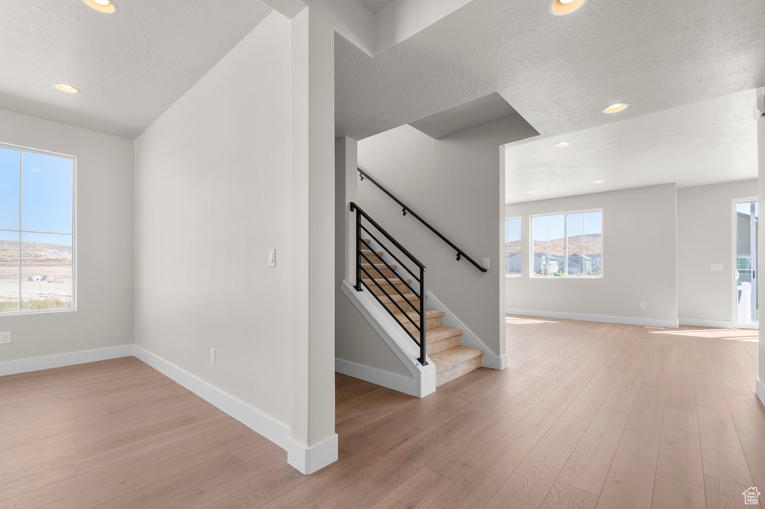 OVERLAND COLLECTION V2 244 - Residential