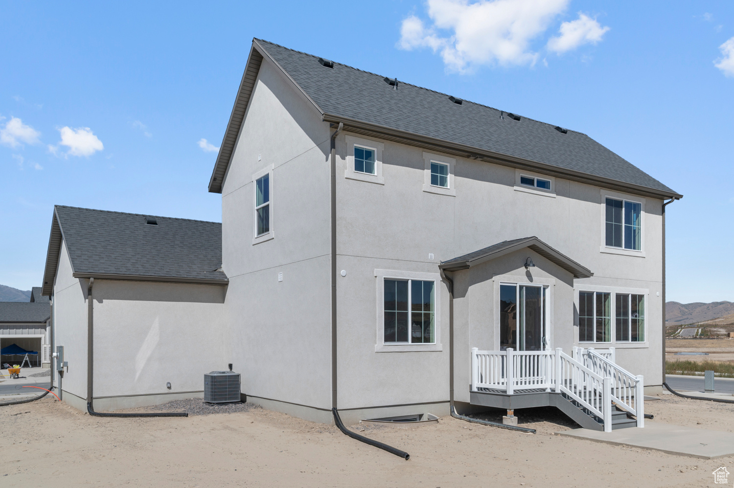 OVERLAND COLLECTION V2 244 - Residential