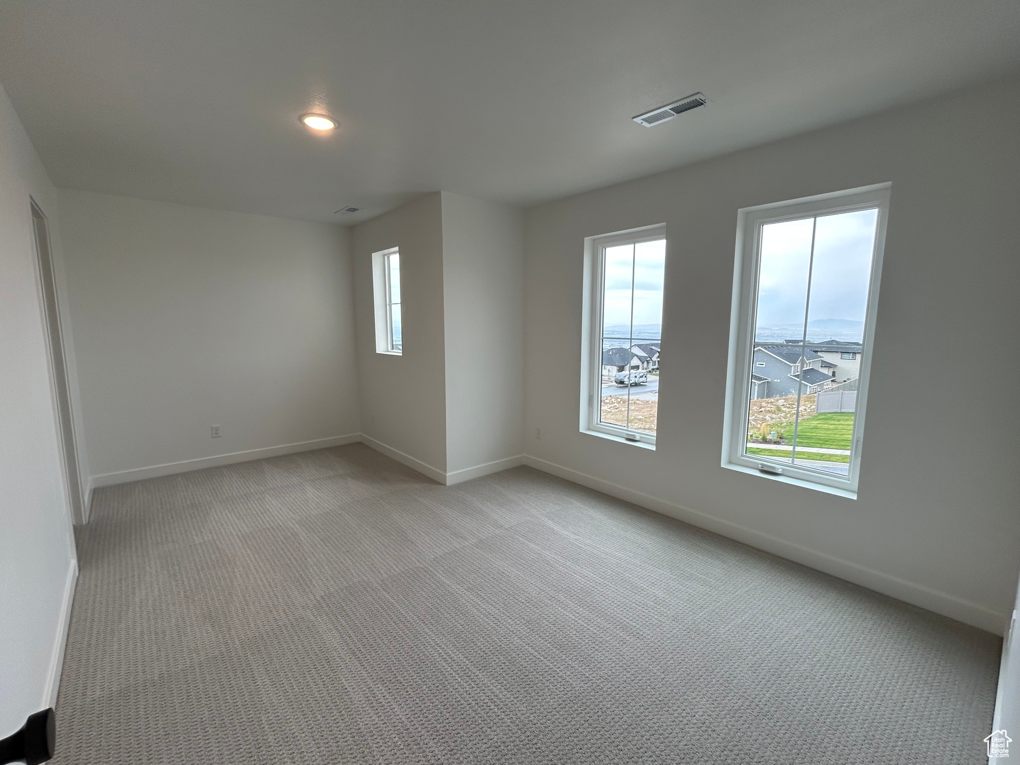 VIEWS AT ROCKWOOD - Residential