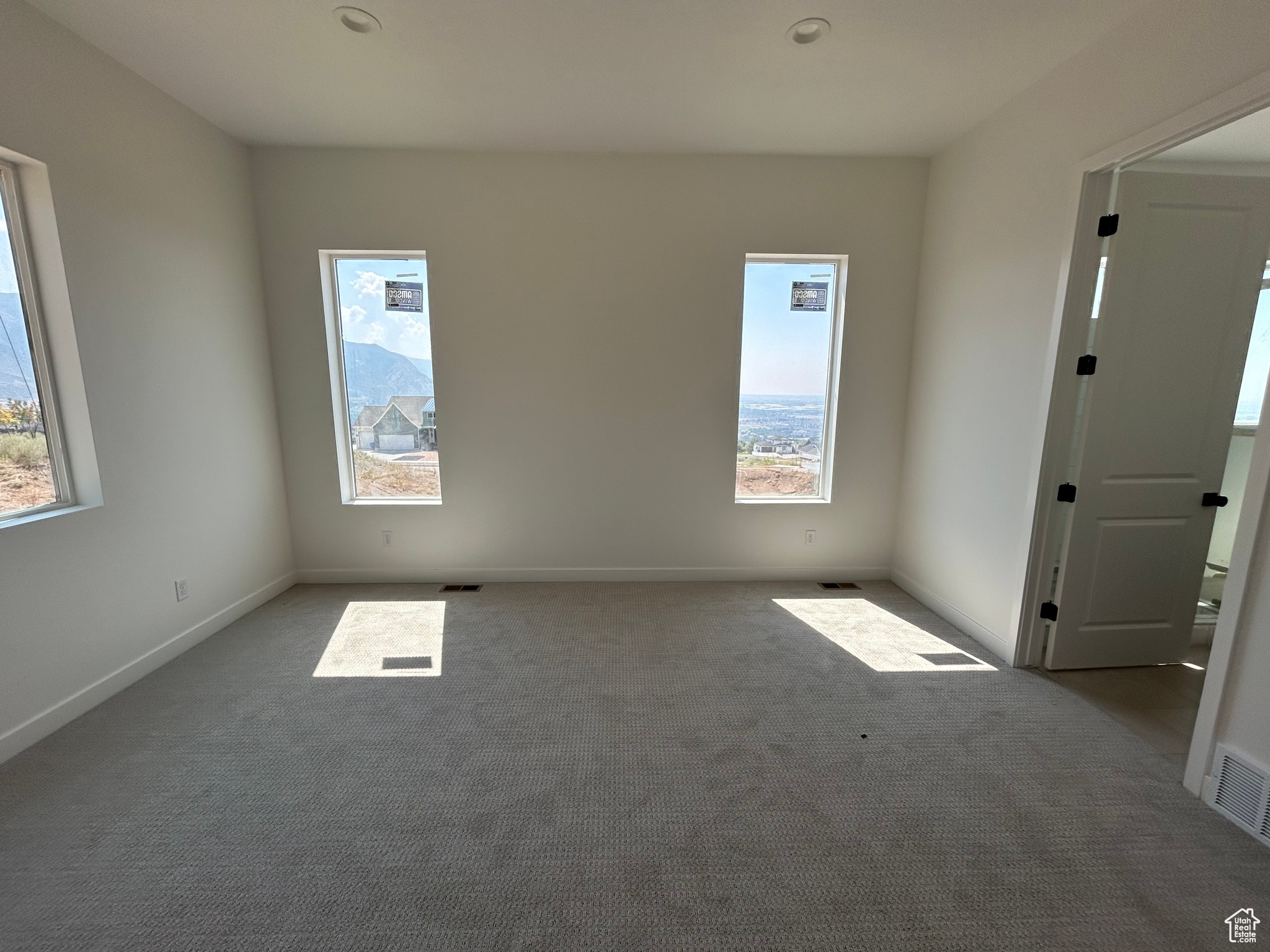 VIEWS AT ROCKWOOD - Residential