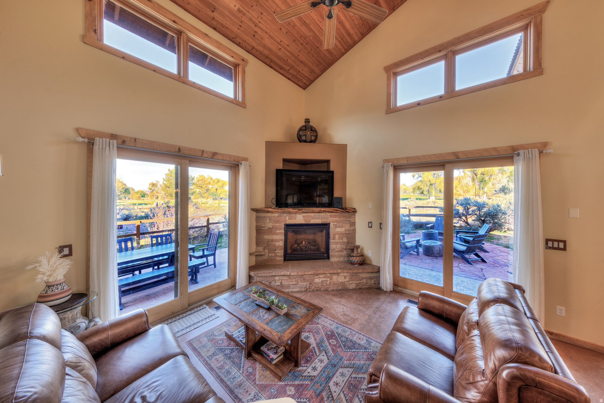 COYOTE RUN - Residential