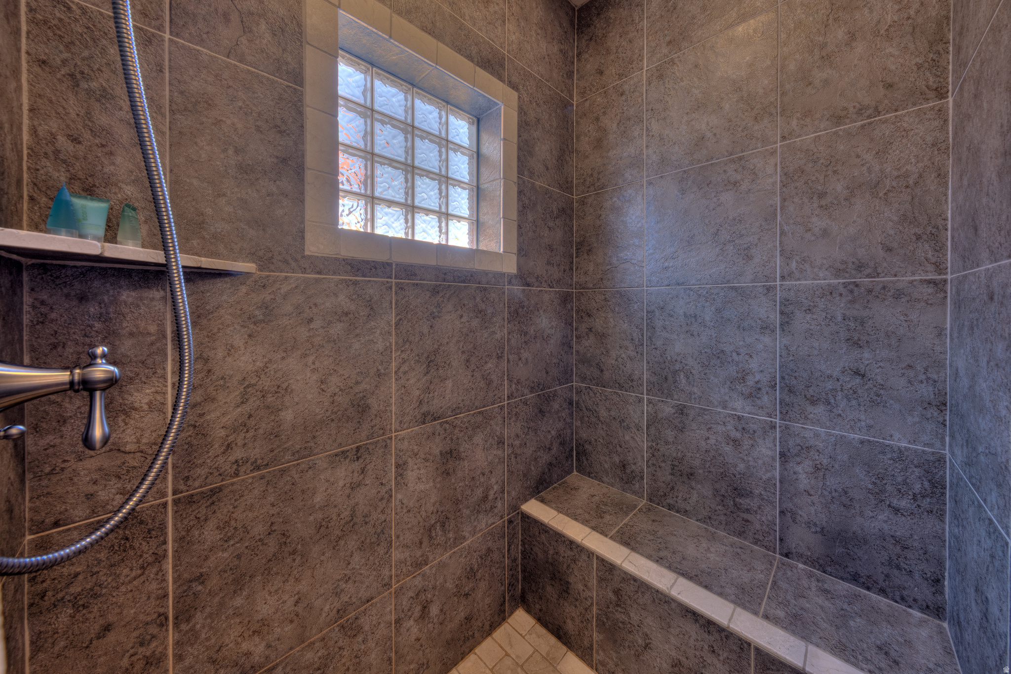 COYOTE RUN - Residential