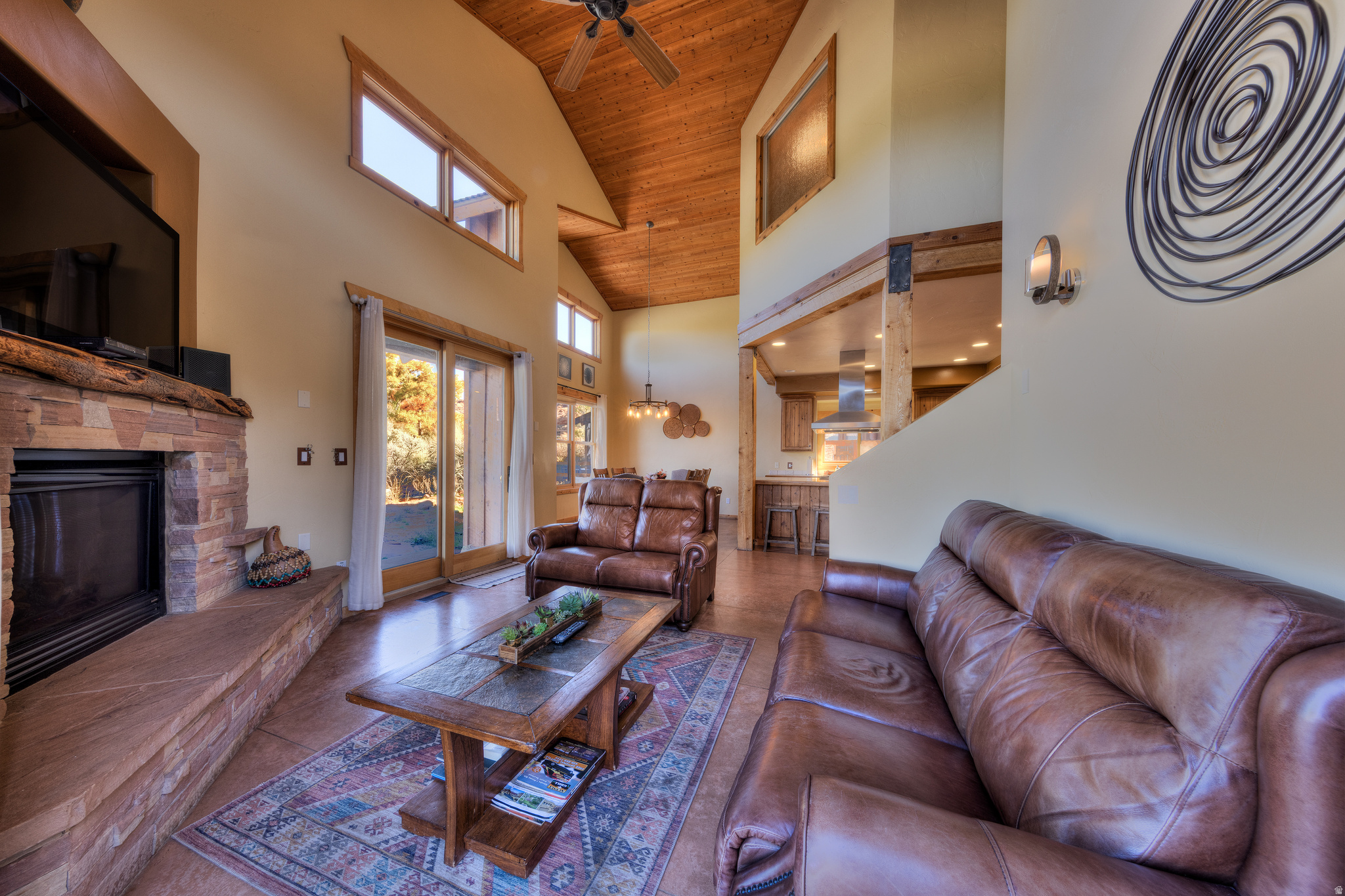 COYOTE RUN - Residential