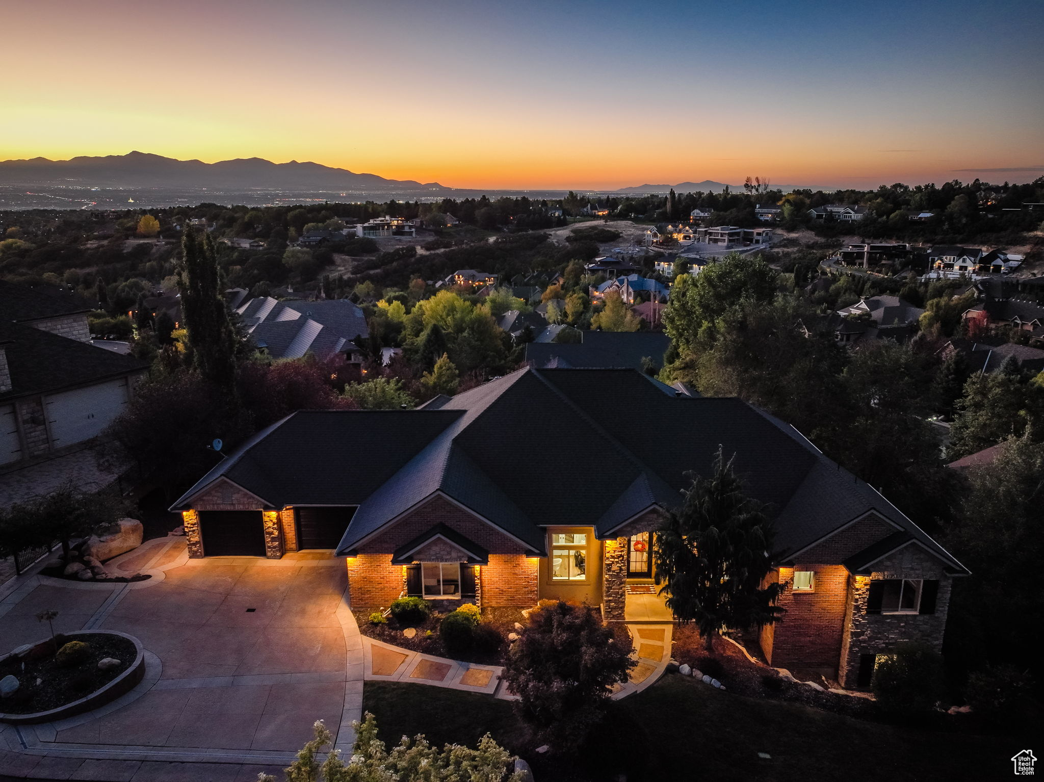 8 Snow Forest Cv, Sandy, Utah image 3