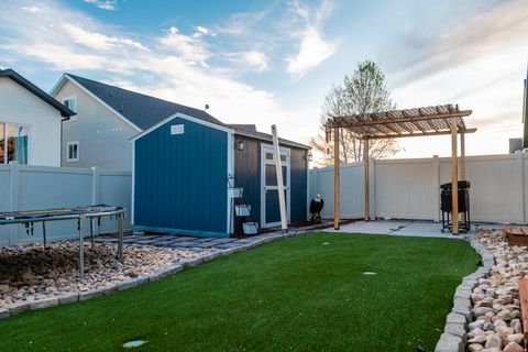 Tiny photo for 1534 E SHADOW DR N, Eagle Mountain, UT 84005 (MLS # 2149457)
