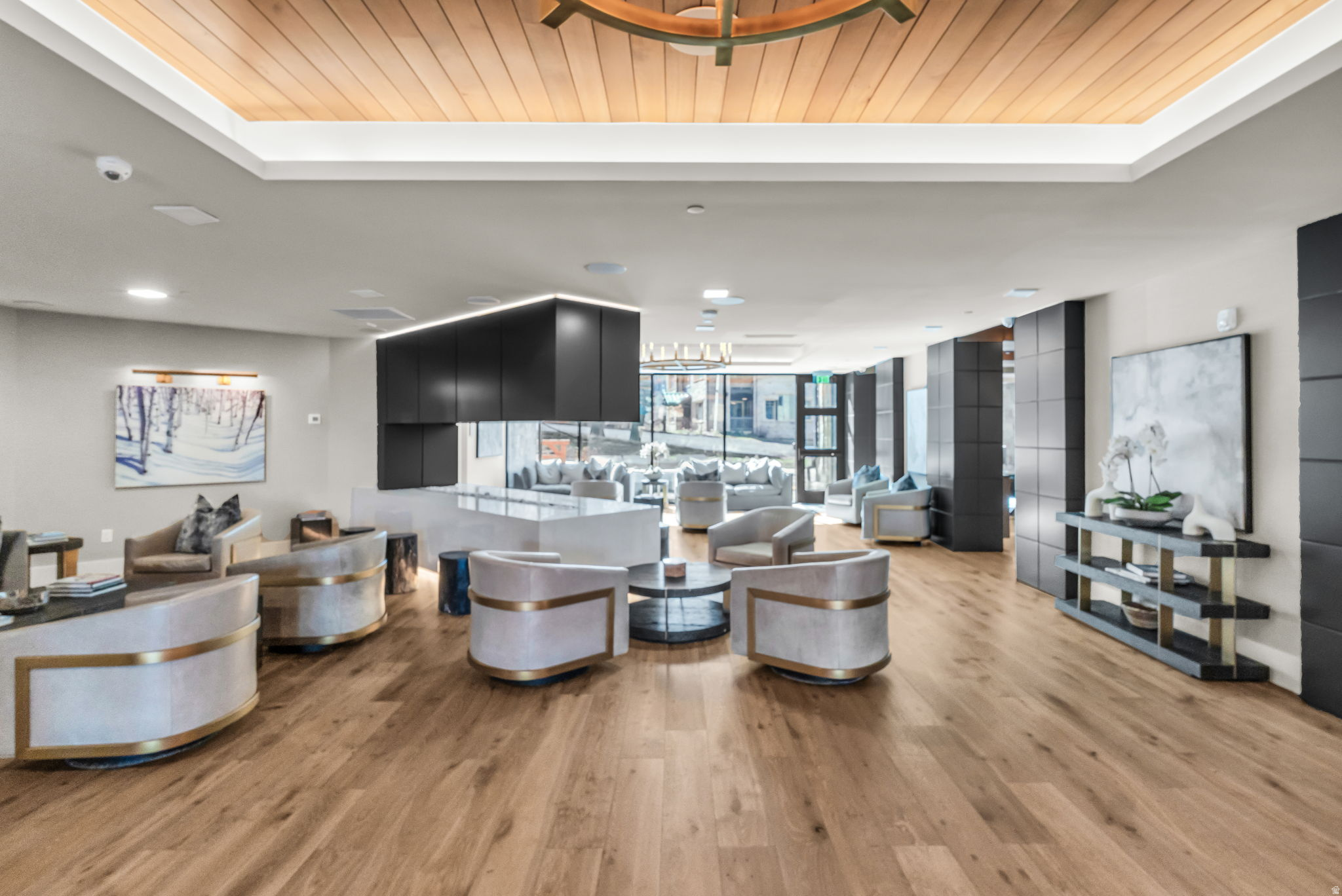 EMPIRE RESIDENCES - Residential