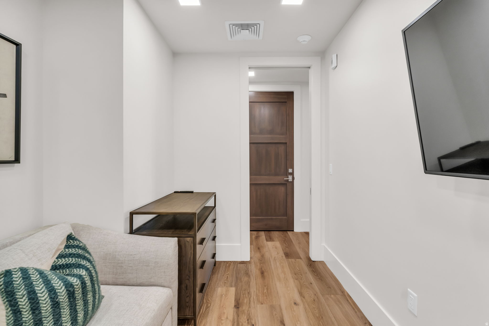 EMPIRE RESIDENCES - Residential