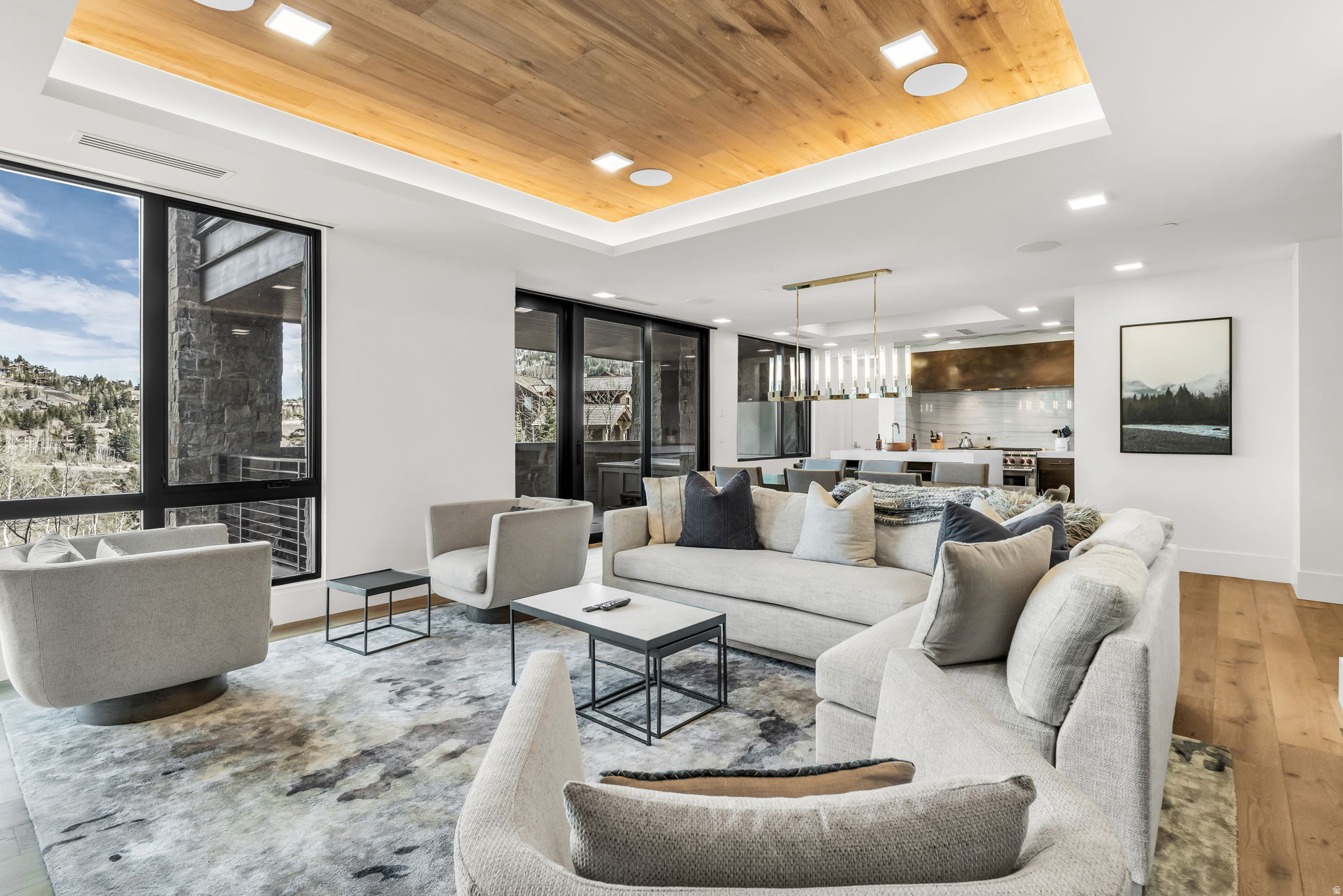 EMPIRE RESIDENCES - Residential