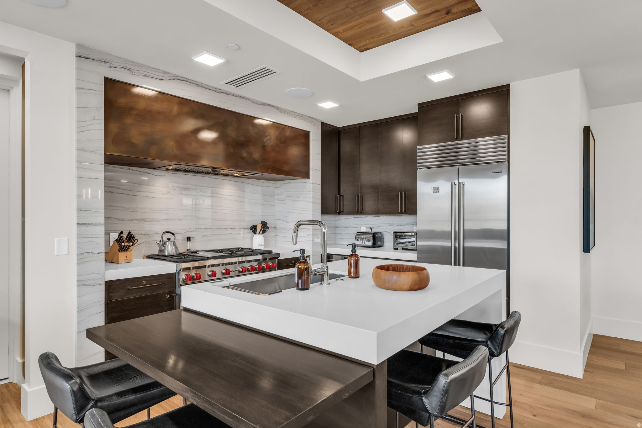 EMPIRE RESIDENCES - Residential