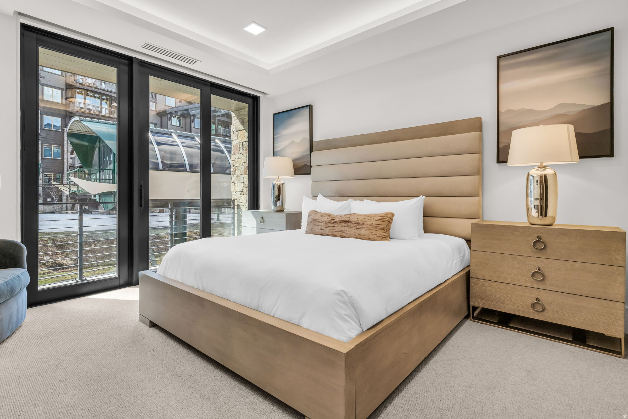 EMPIRE RESIDENCES - Residential