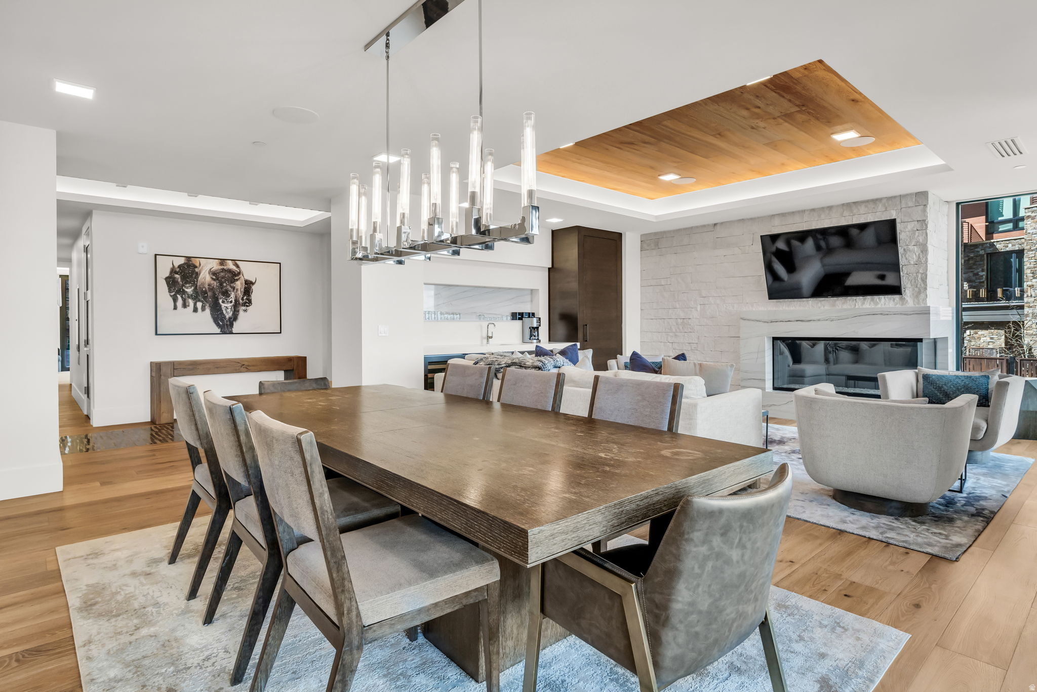 EMPIRE RESIDENCES - Residential