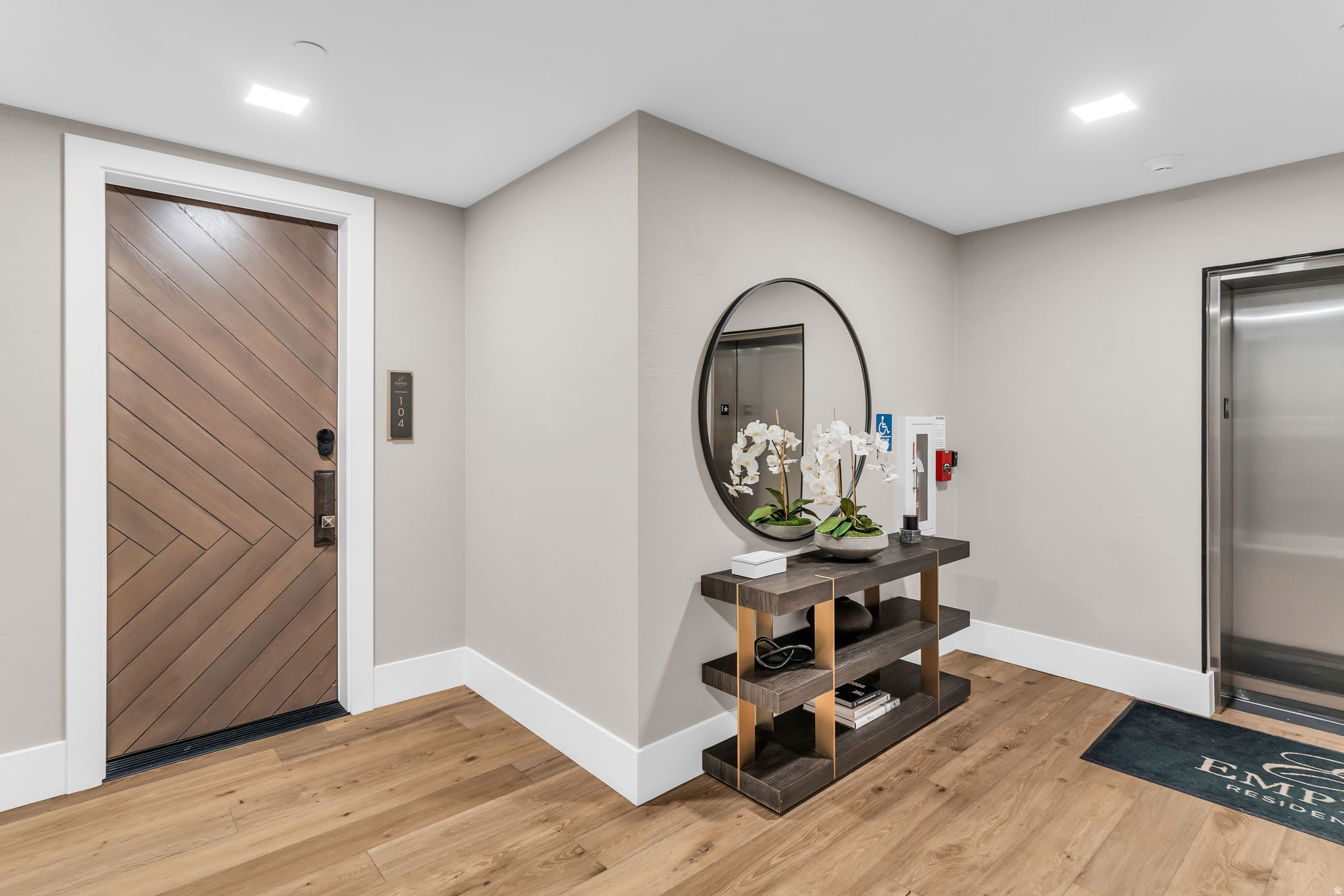 EMPIRE RESIDENCES - Residential