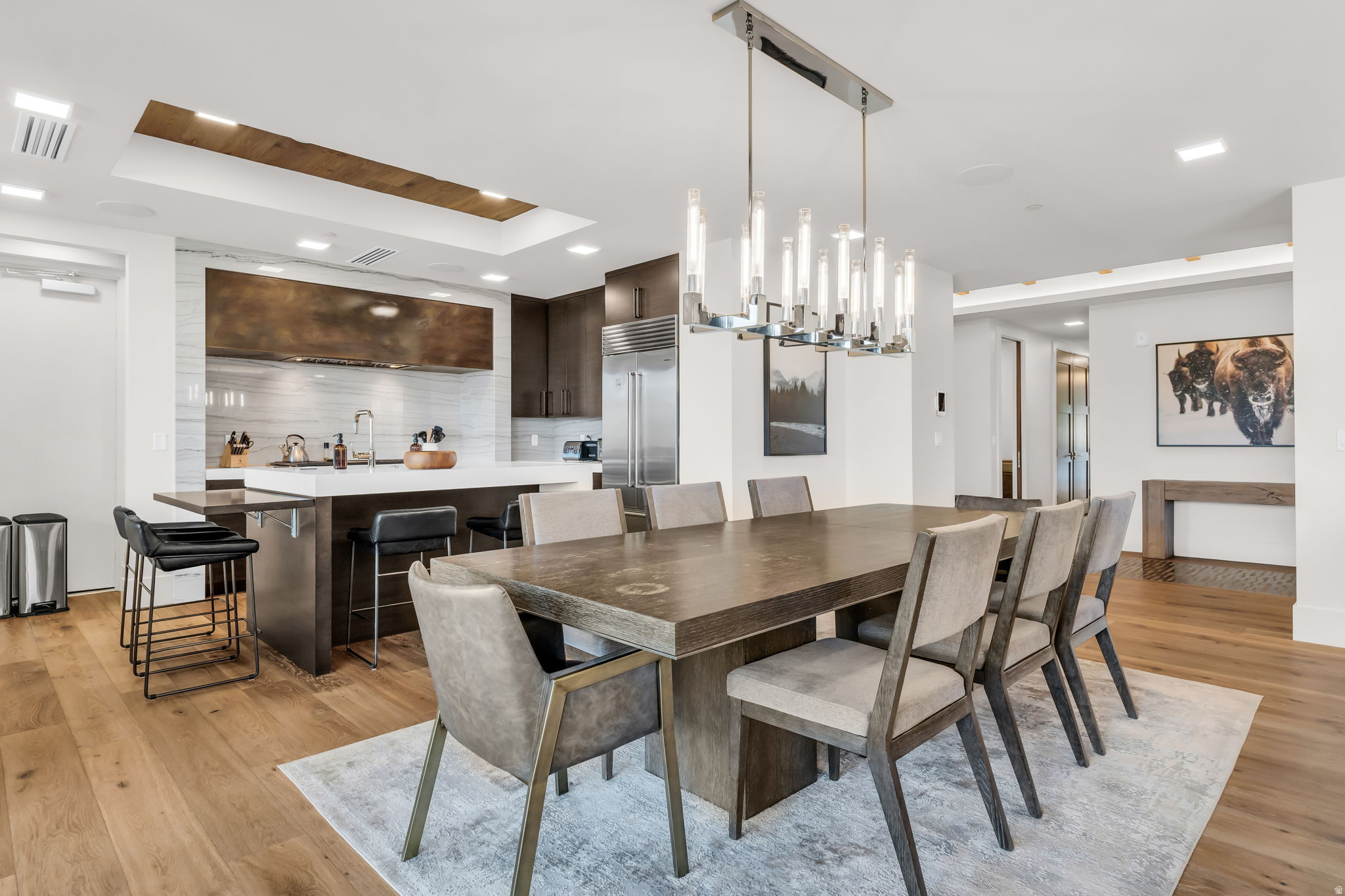 EMPIRE RESIDENCES - Residential