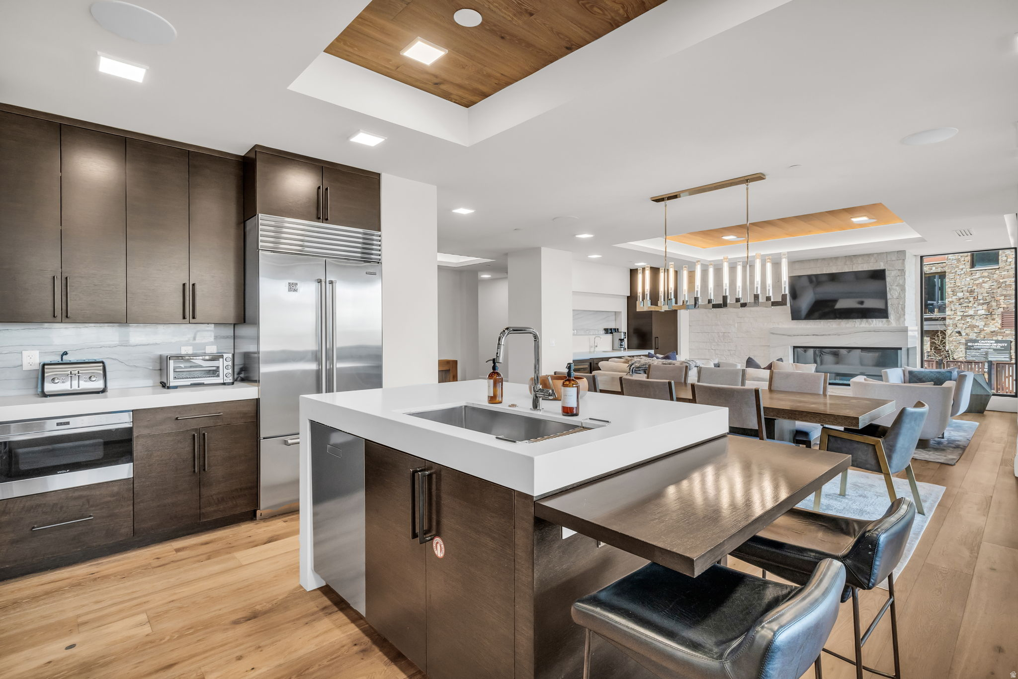 EMPIRE RESIDENCES - Residential