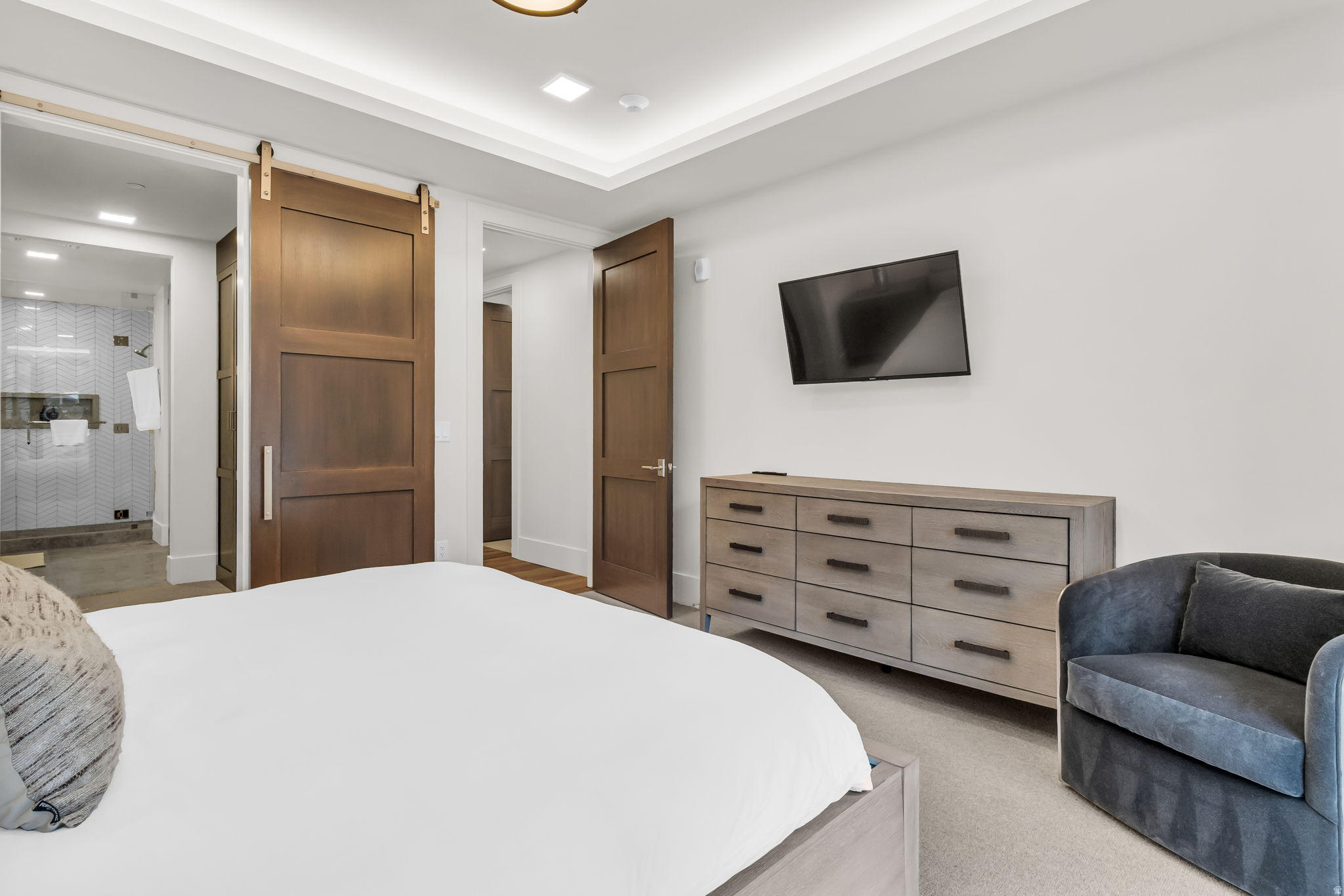 EMPIRE RESIDENCES - Residential