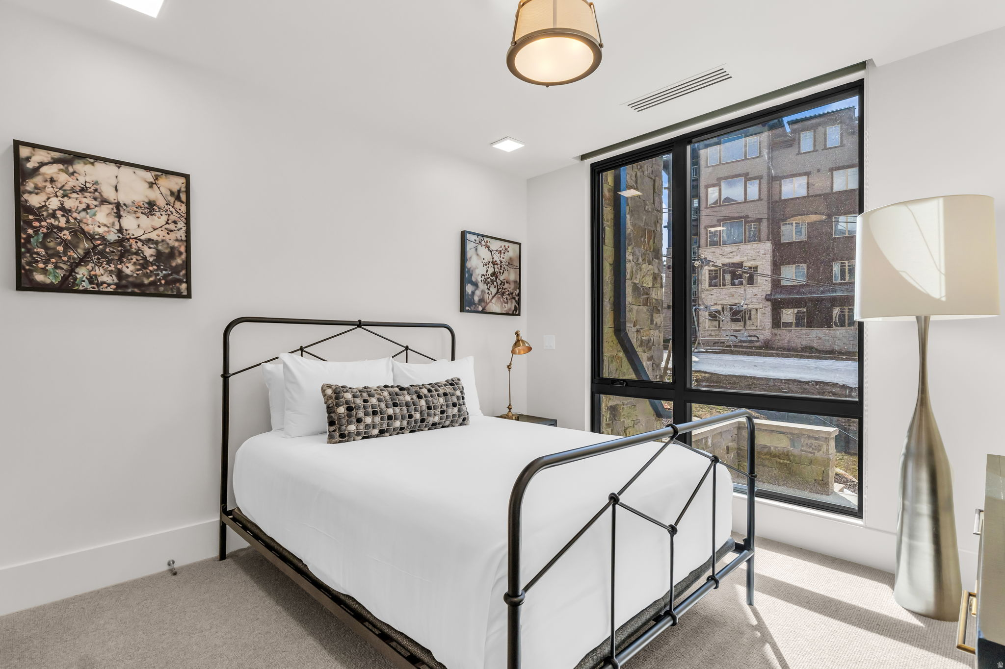 EMPIRE RESIDENCES - Residential