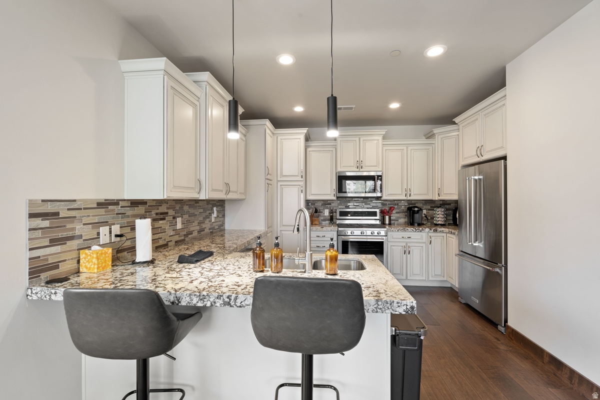 BLACK ROCK RIDGE - Residential