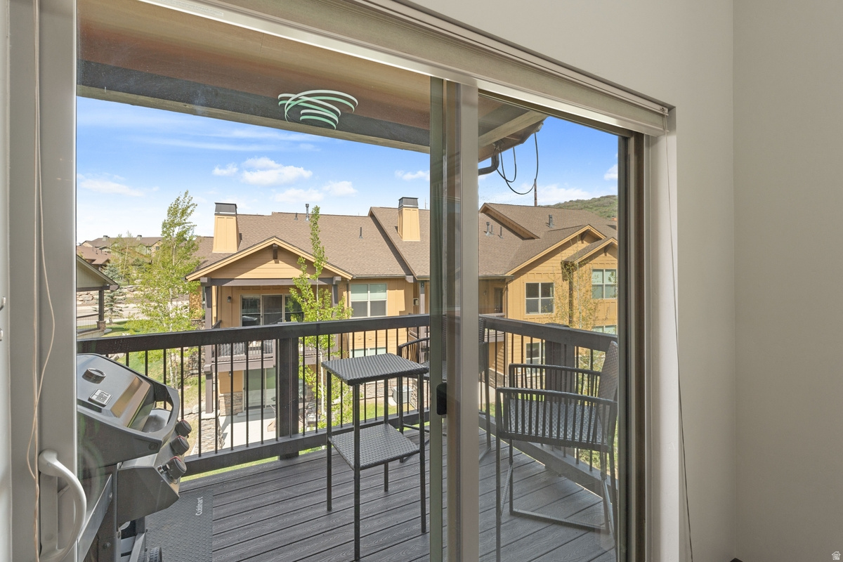 BLACK ROCK RIDGE - Residential