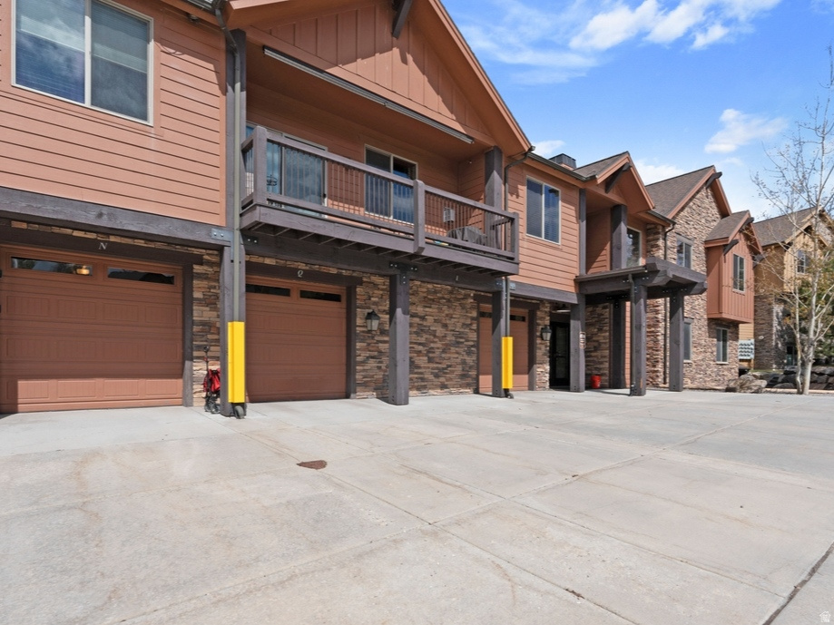 BLACK ROCK RIDGE - Residential