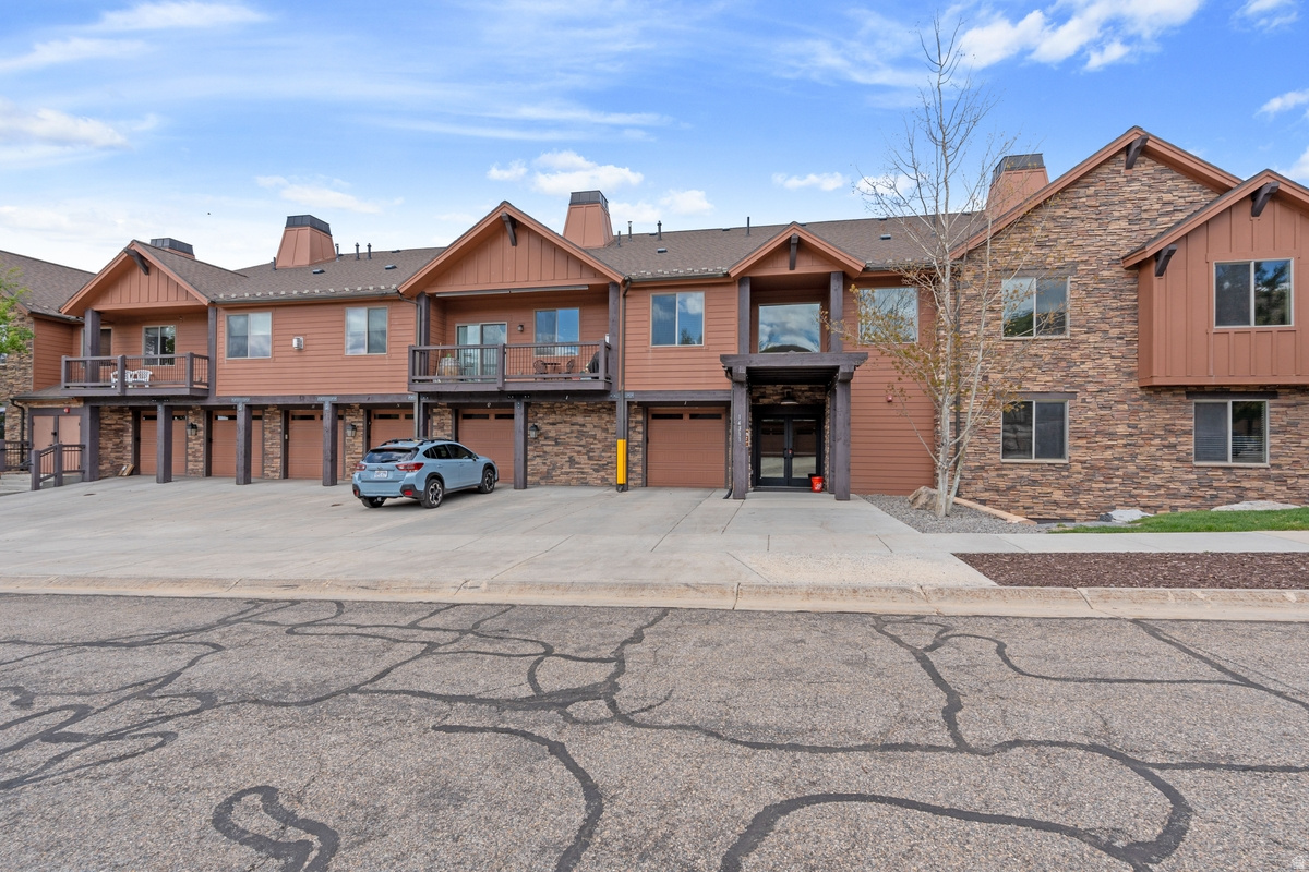 BLACK ROCK RIDGE - Residential