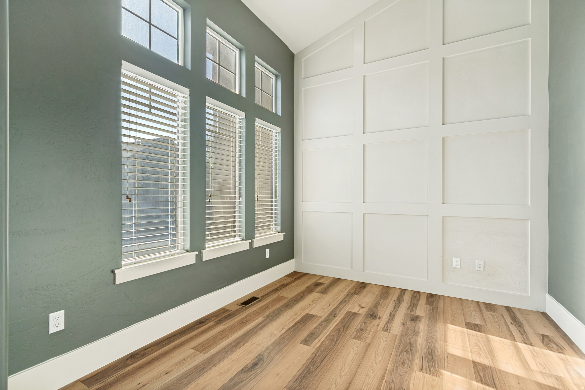 PINNACLE ACRE - Residential