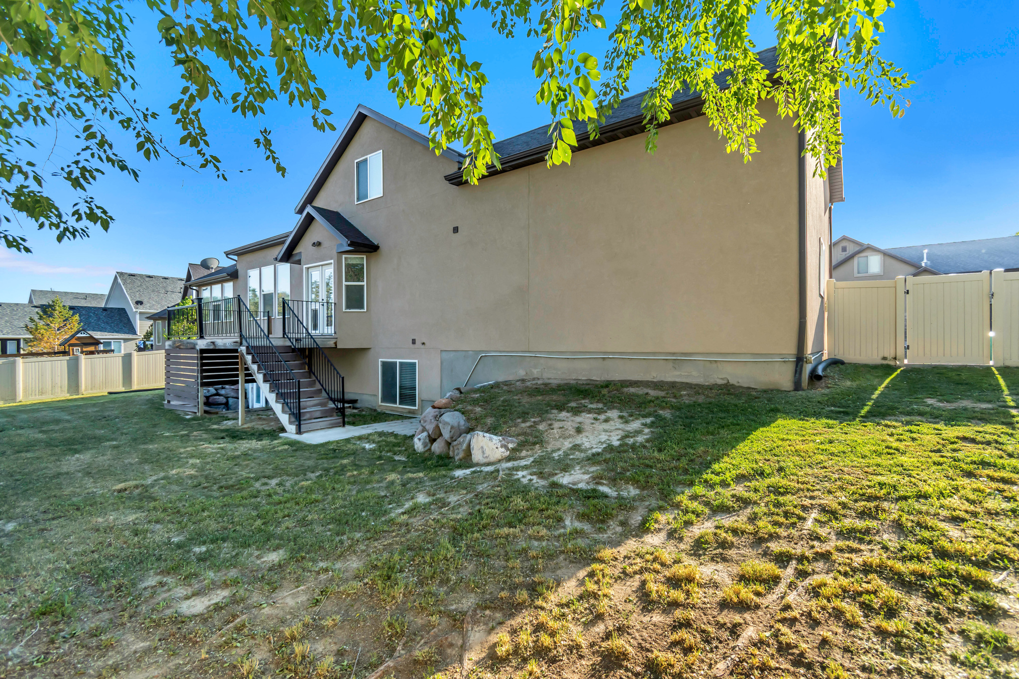 PINNACLE ACRE - Residential