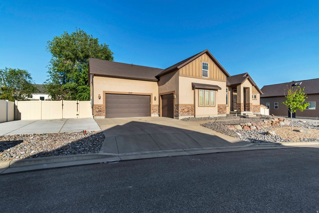 Photo of 11829 S PINNACLE ACRE CT, Riverton, UT 84065 (MLS # 2157674)