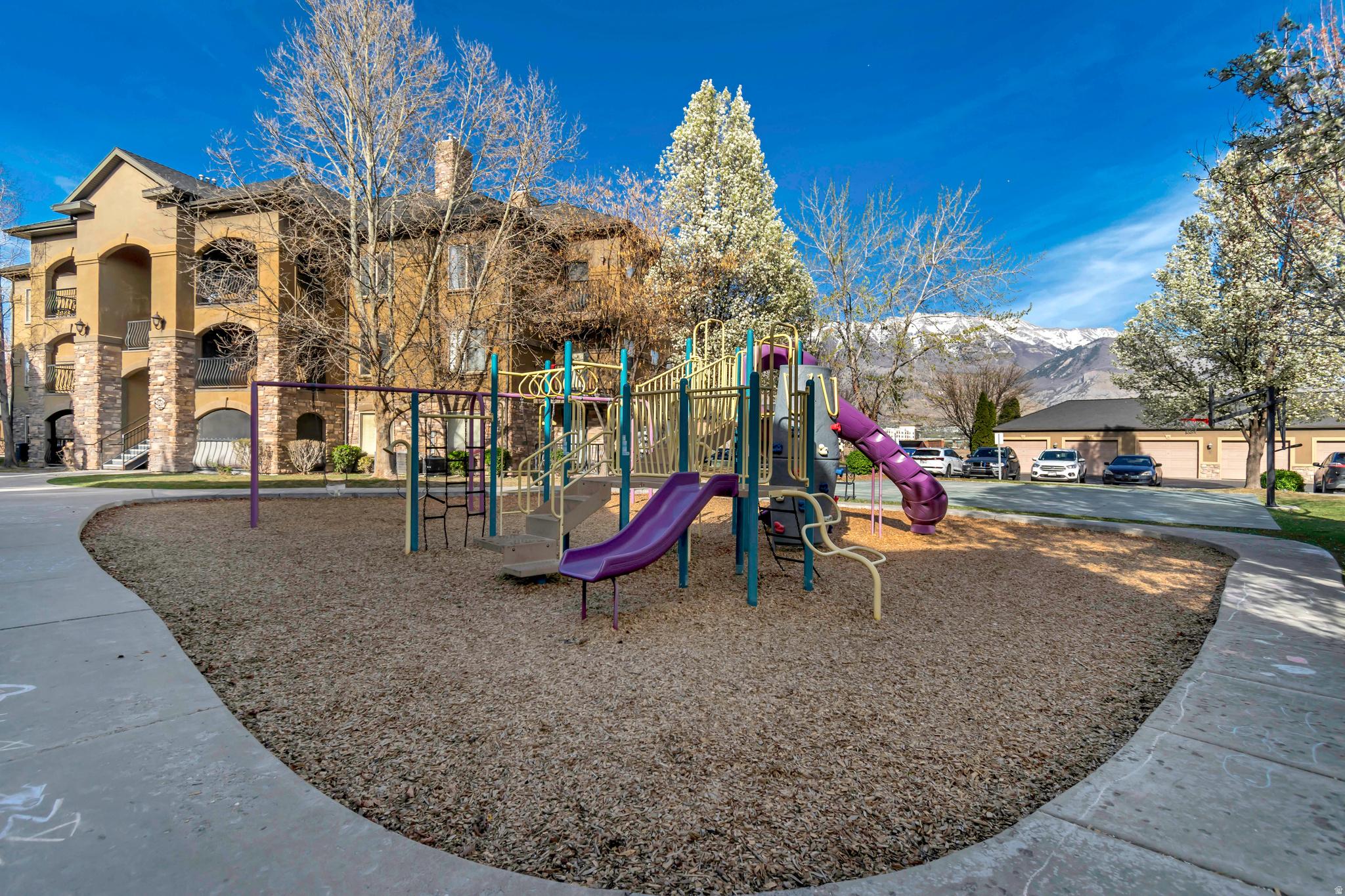 BELLE MONET - Residential