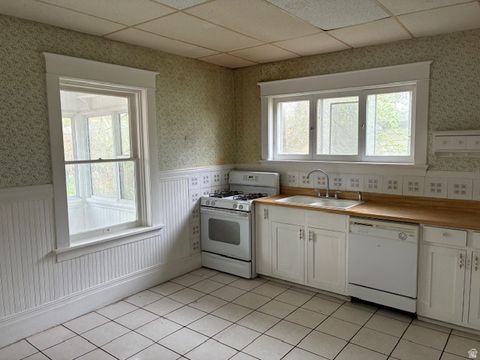 Tiny photo for 2455 S MONROE BLVD, Ogden, UT 84401 (MLS # 2147924)