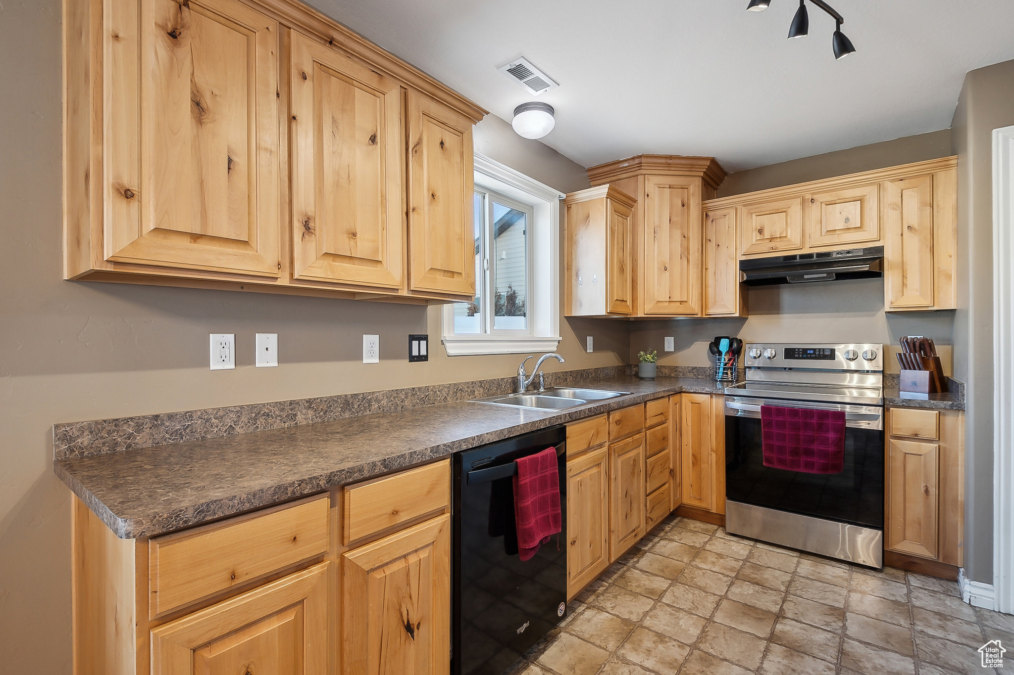 136 S Issac Newton Ct, Ogden, Utah image 10