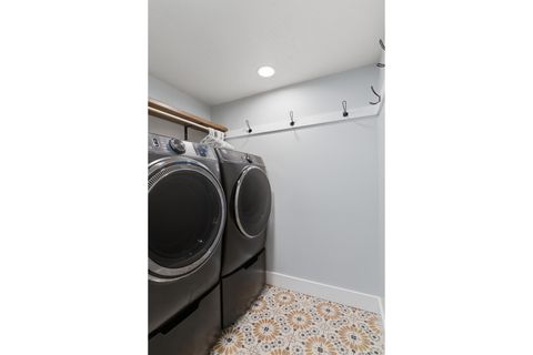 Tiny photo for 600 BARLOW ST, Clearfield, UT 84015 (MLS # 2155184)