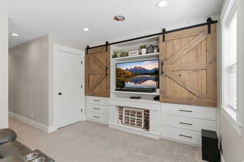 Tiny photo for 600 BARLOW ST, Clearfield, UT 84015 (MLS # 2155184)