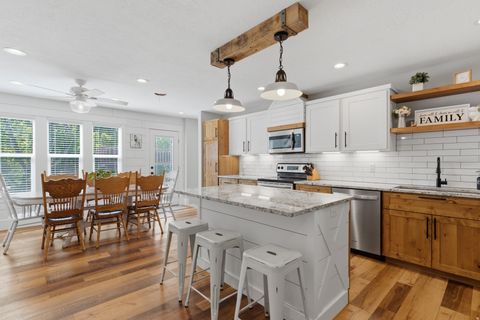 Tiny photo for 600 BARLOW ST, Clearfield, UT 84015 (MLS # 2155184)