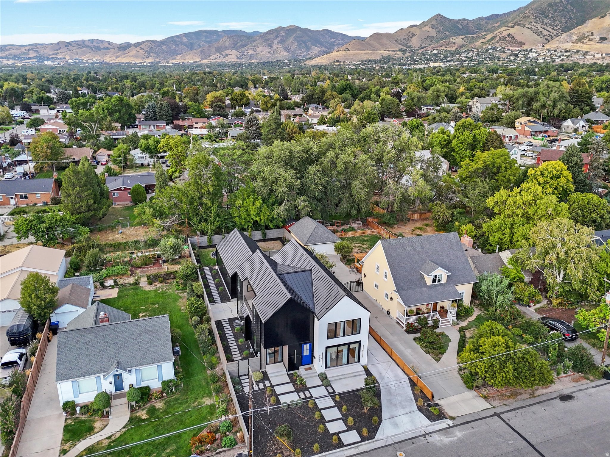CANYON RIM - Residential