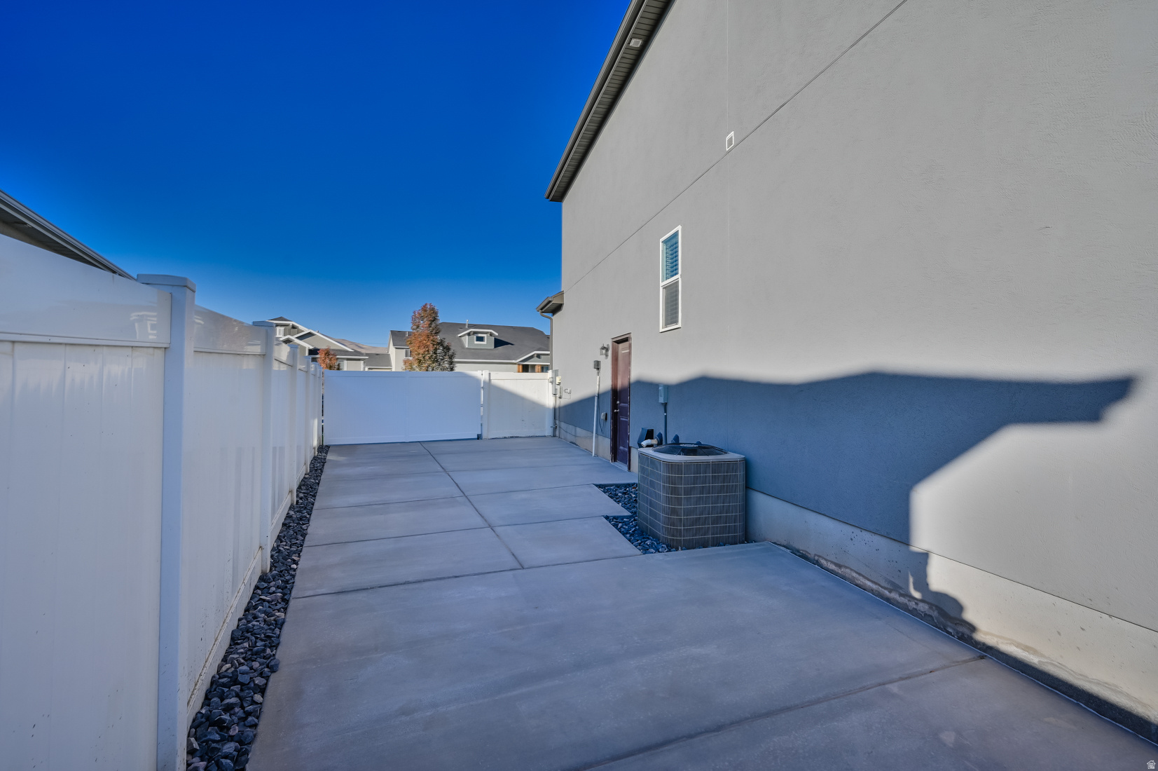 PORTERS CROSSING - Residential Lease