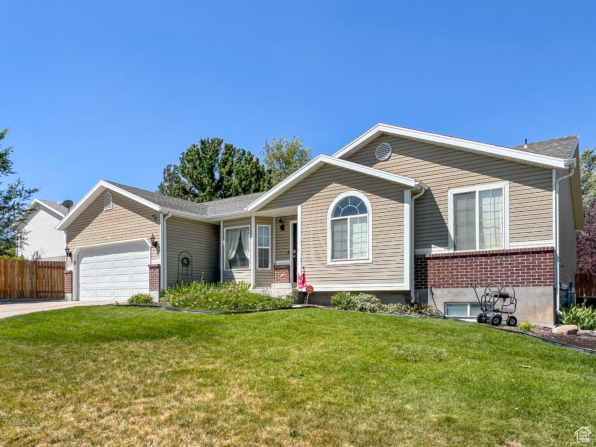 DIAMOND SUMMIT UNIT 9 - Residential Lease