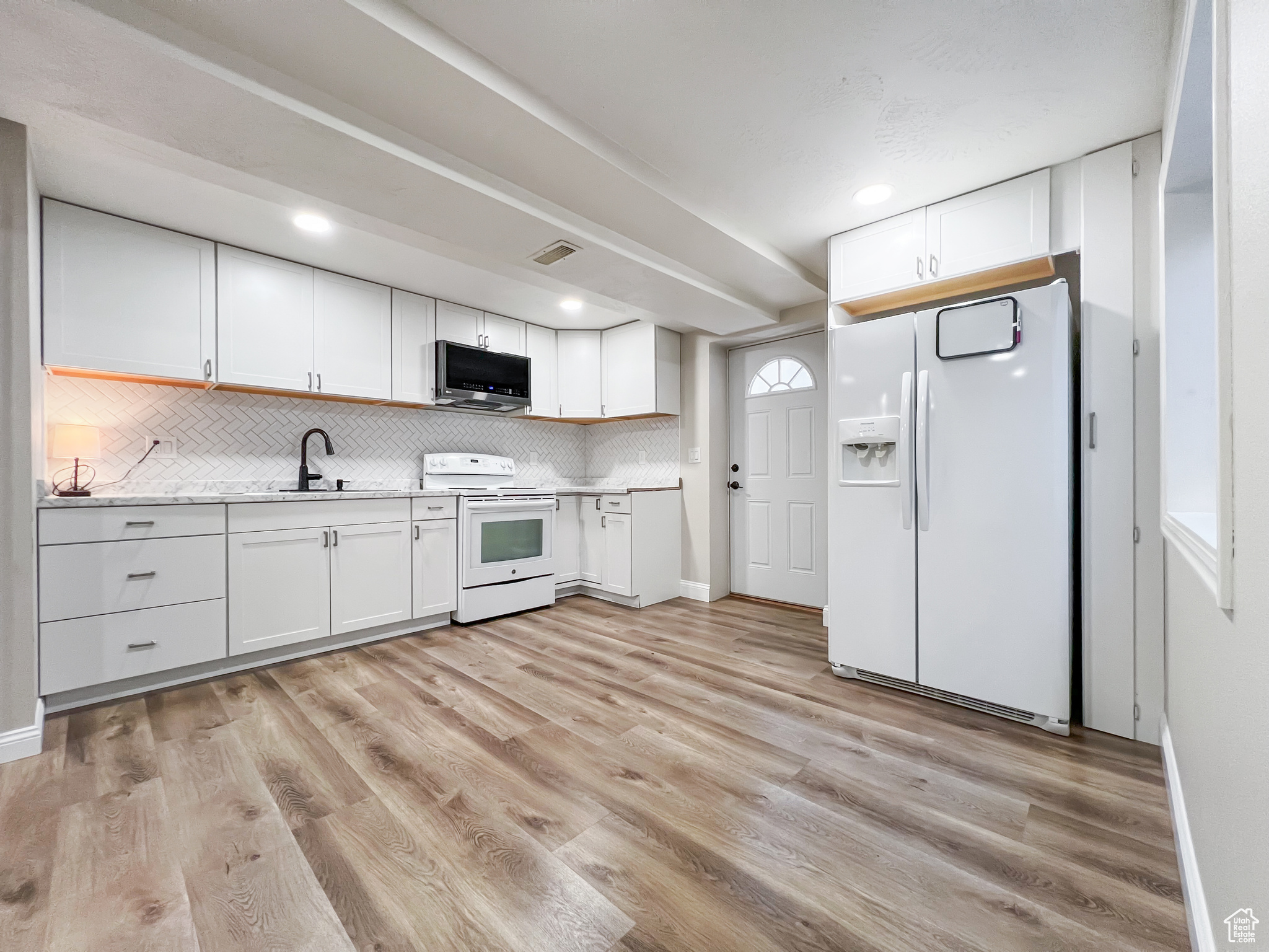 DIAMOND SUMMIT UNIT 9 - Residential Lease