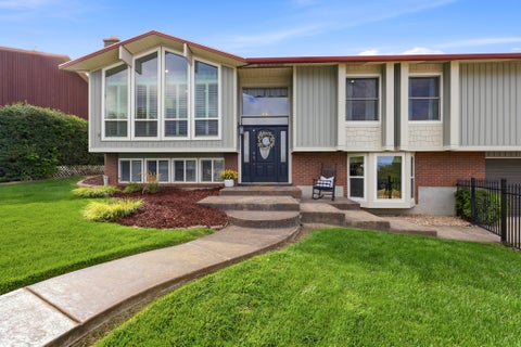 Tiny photo for 107 W 2050 S, Bountiful, UT 84010 (MLS # 2184231)