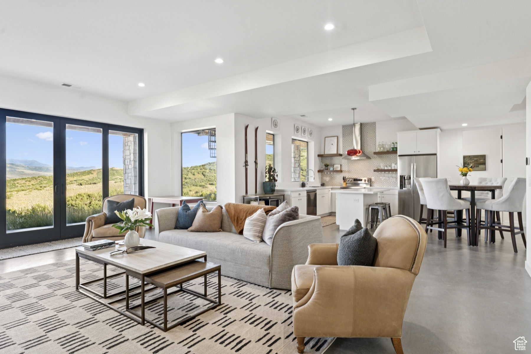 BRIDGE HOLLOW - Residential