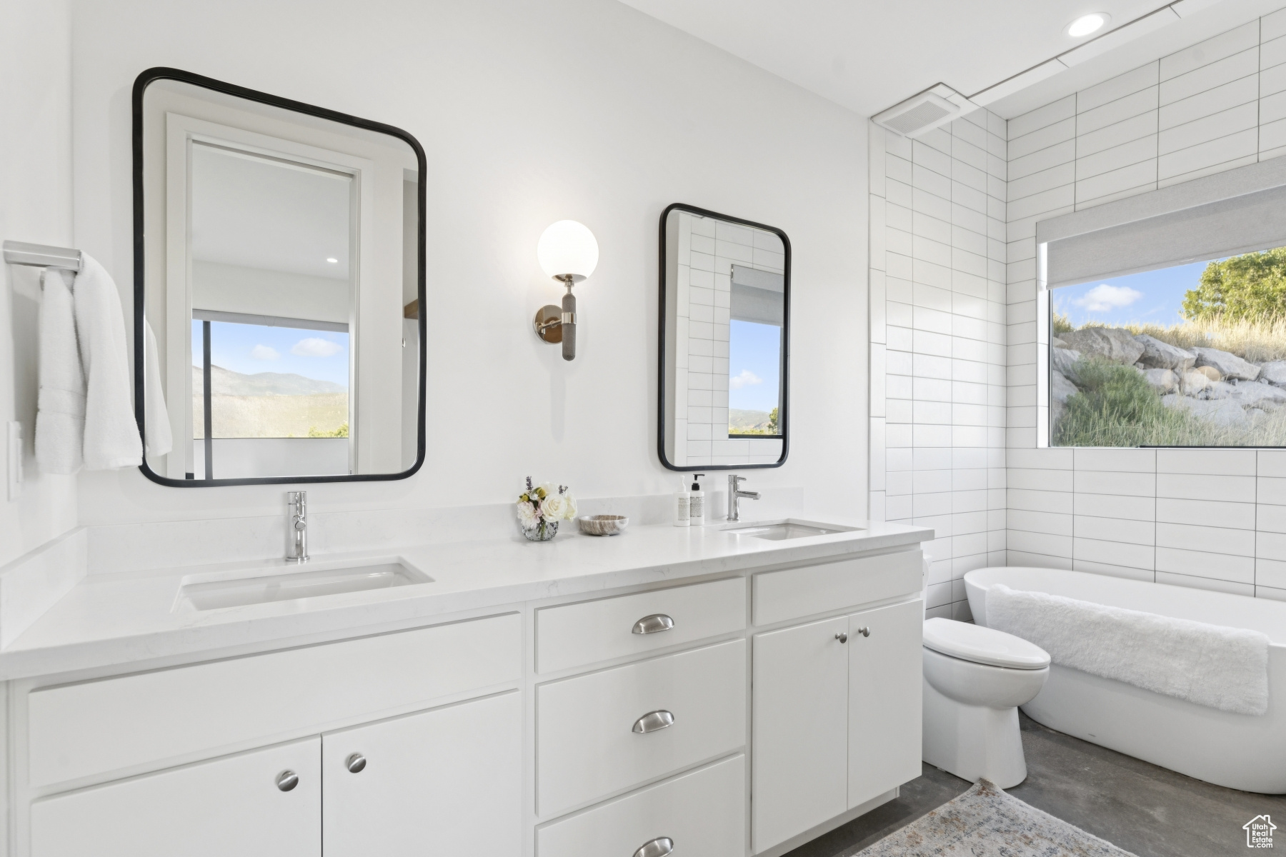 BRIDGE HOLLOW - Residential