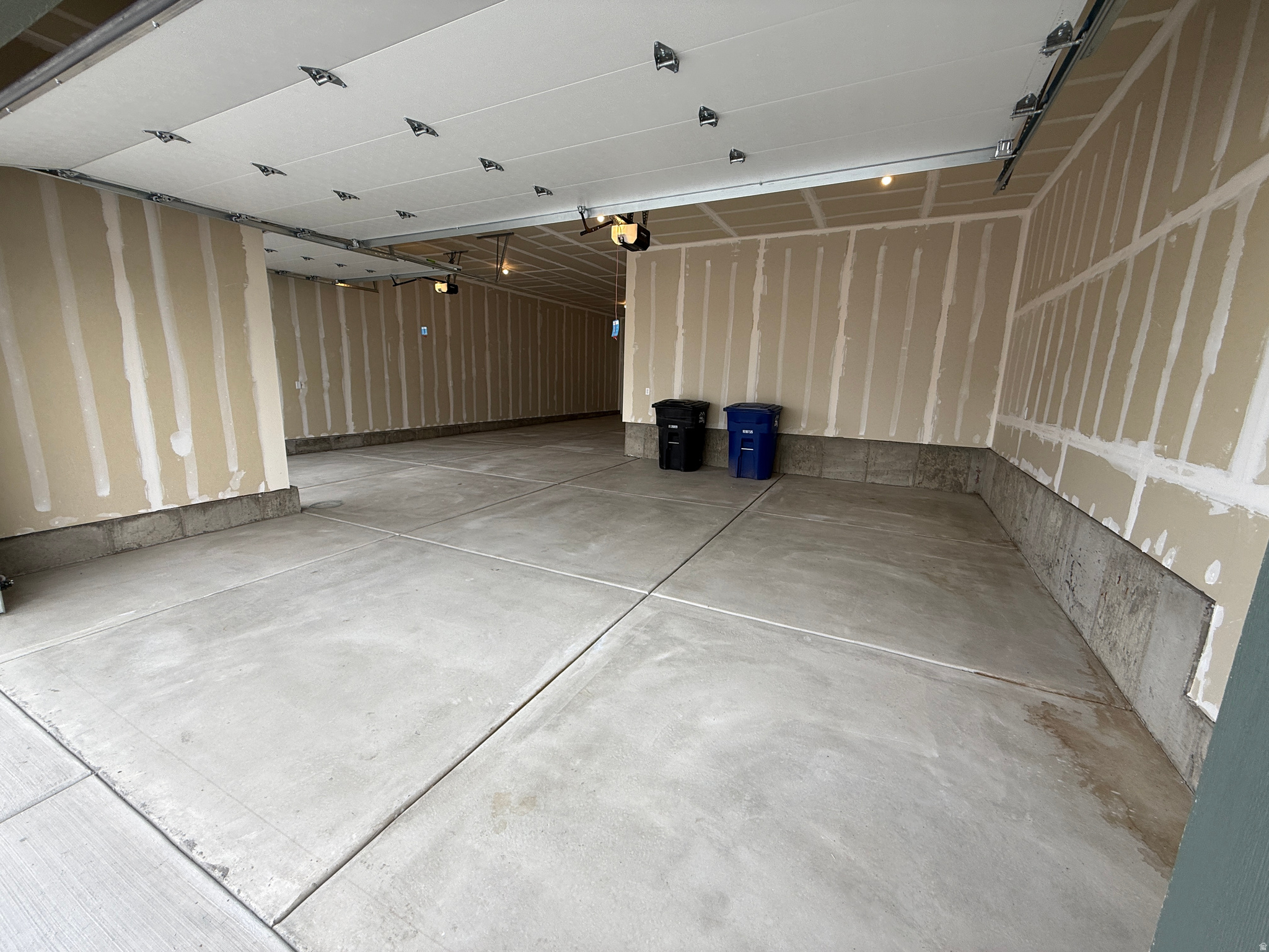 RIVERWOOD - Residential