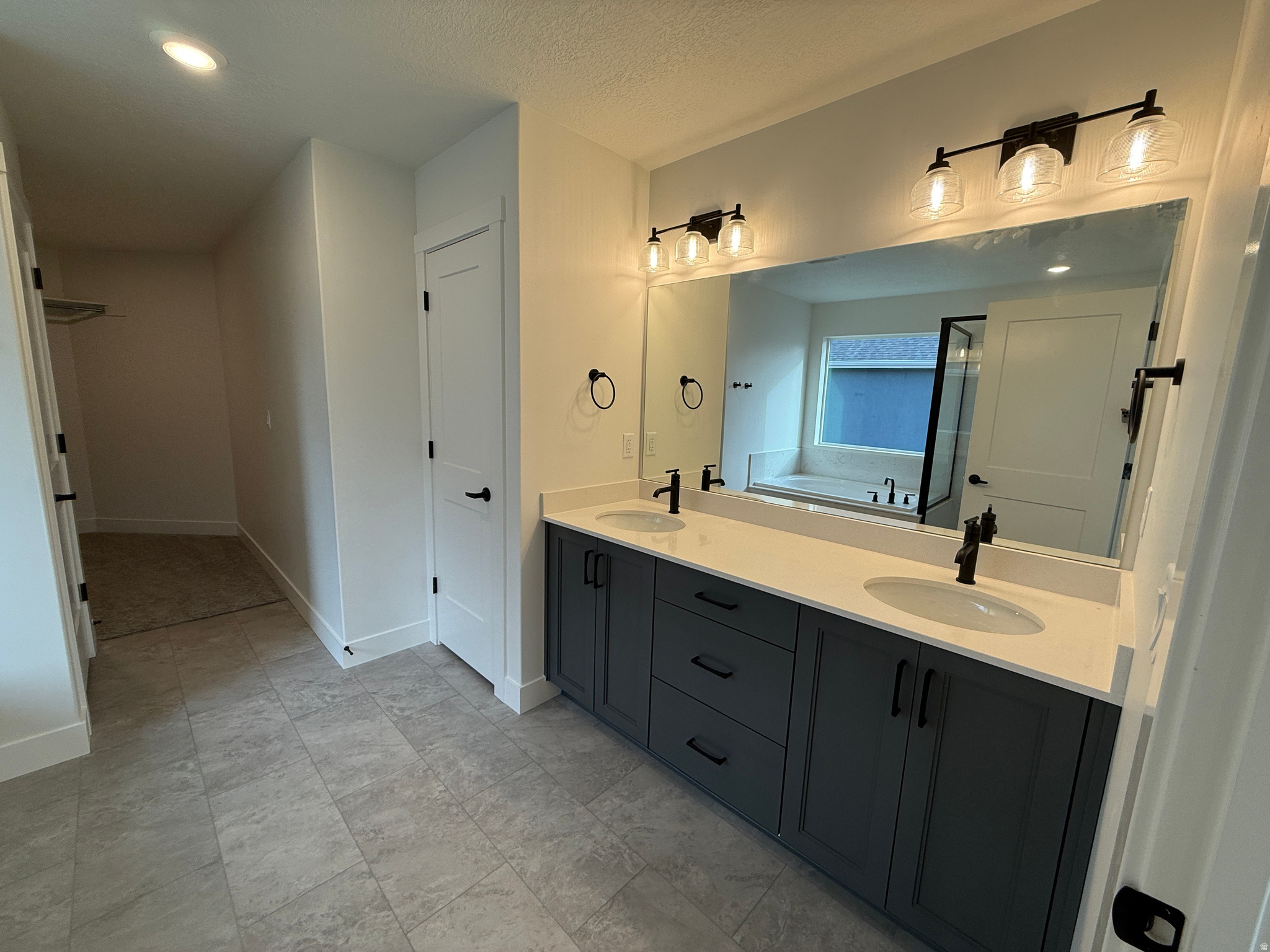 RIVERWOOD - Residential