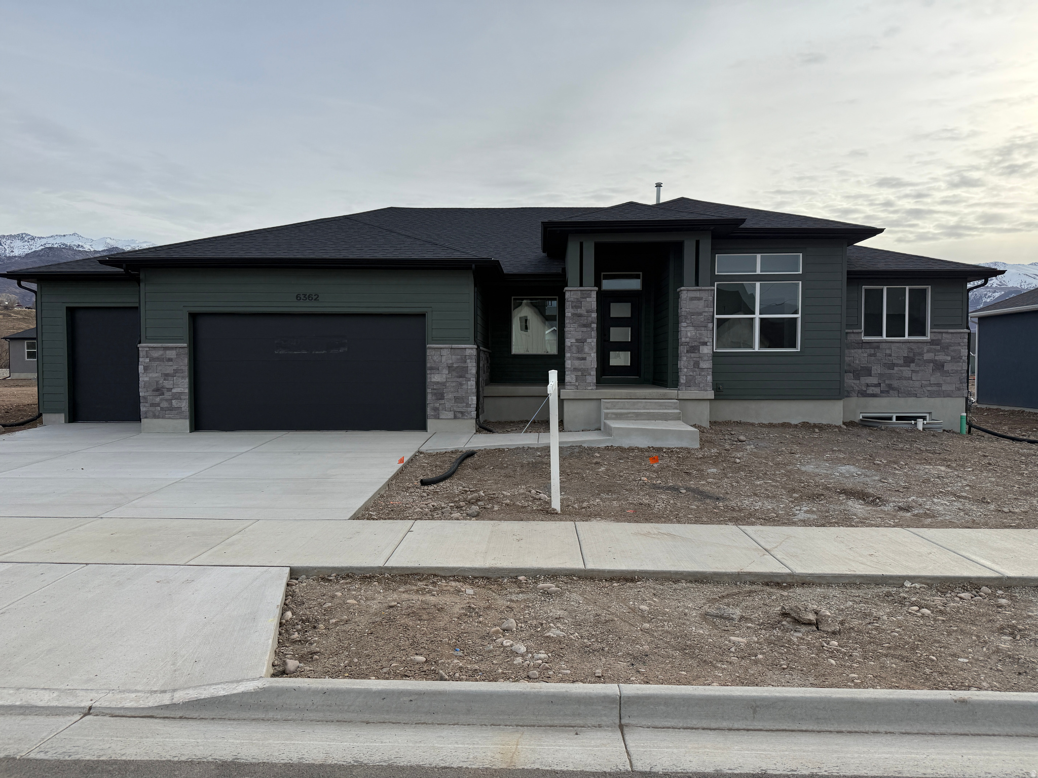 RIVERWOOD - Residential