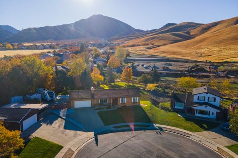 Tiny photo for 624 MOUNTAINEER CIR, Tooele, UT 84074 (MLS # 2120457)