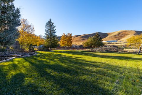 Tiny photo for 624 MOUNTAINEER CIR, Tooele, UT 84074 (MLS # 2120457)