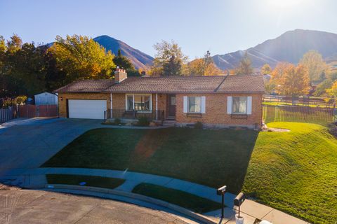 Photo of 624 MOUNTAINEER CIR, Tooele, UT 84074 (MLS # 2120457) Photo of 624 MOUNTAINEER CIR, Tooele, UT 84074 (MLS # 2120457)