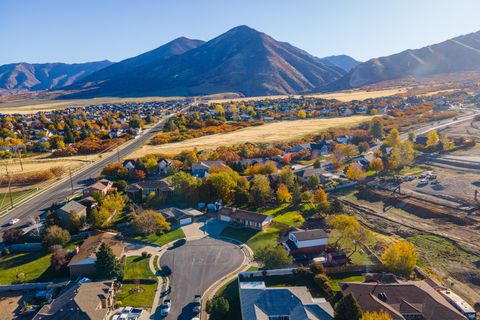 Tiny photo for 624 MOUNTAINEER CIR, Tooele, UT 84074 (MLS # 2120457)